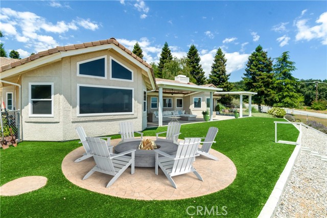 13288 Oak Crest Drive, Yucaipa CA: https://media.crmls.org/medias/183567ff-73ea-4478-ad9e-bde5864cd70f.jpg