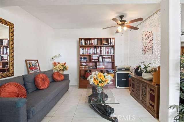 23900 Darbun Drive, Newhall CA: https://media.crmls.org/medias/1835bce2-5fea-4c82-8f6f-902dbb8c11ec.jpg