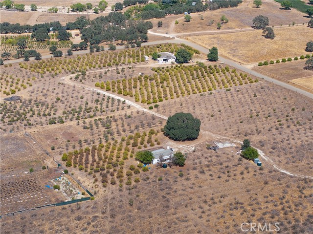 27 Wellsona Road, Paso Robles CA: https://media.crmls.org/medias/1836a355-e551-4e9c-ba15-540938d6e86c.jpg