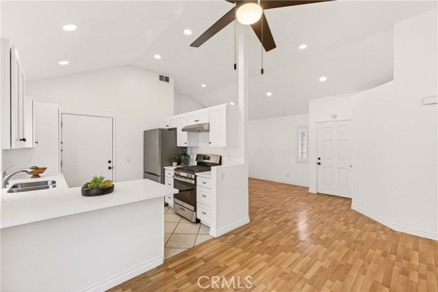 Detail Gallery Image 8 of 26 For 9680 Cabot Ct, Rancho Cucamonga,  CA 91737 - 2 Beds | 2 Baths