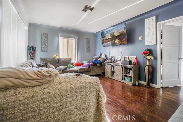 27068 Jarvis Street, Perris CA: https://media.crmls.org/medias/183765e0-4889-4a6b-8cc4-ba1b0693fcde.jpg