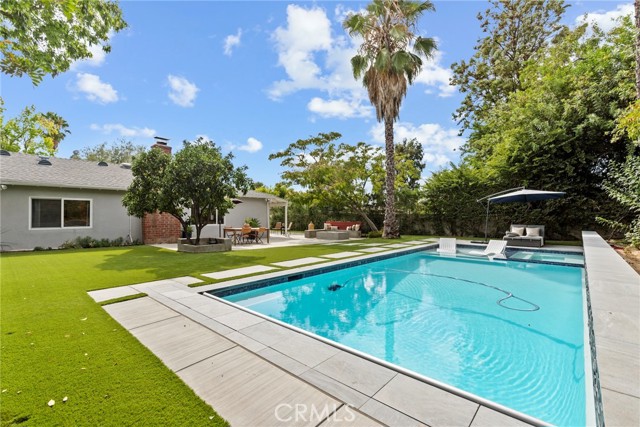 Detail Gallery Image 24 of 44 For 4410 Canoga Dr, Woodland Hills,  CA 91364 - 4 Beds | 3 Baths