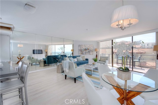 531 Esplanade, Redondo Beach, California 90277, 2 Bedrooms Bedrooms, ,2 BathroomsBathrooms,Residential,Sold,Esplanade,PV17077678