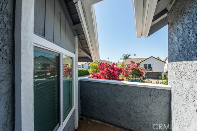 20227 Elkwood Street, Winnetka CA: https://media.crmls.org/medias/18385589-88a1-430b-ba21-176f1a607a3a.jpg