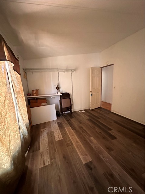 530 W Devonshire Avenue, Hemet CA: https://media.crmls.org/medias/18385bbe-6dd6-4c2c-bcbb-524e5a609c86.jpg