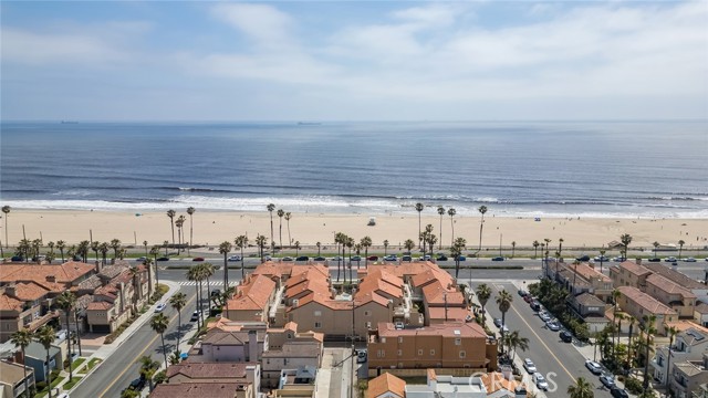 Detail Gallery Image 18 of 47 For 2000 Pacific Coast Hwy #203,  Huntington Beach,  CA 92648 - 1 Beds | 1 Baths