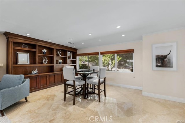 Detail Gallery Image 18 of 47 For 5869 Eilat Pl, Woodland Hills,  CA 91367 - 6 Beds | 3/1 Baths
