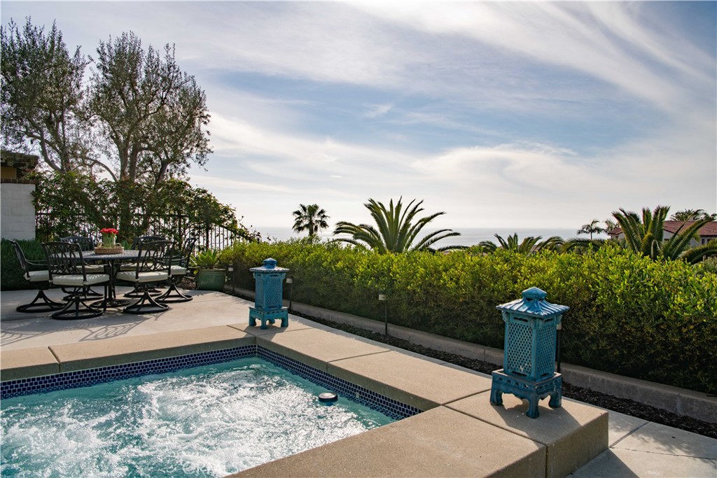 6 Surfspray Bluff