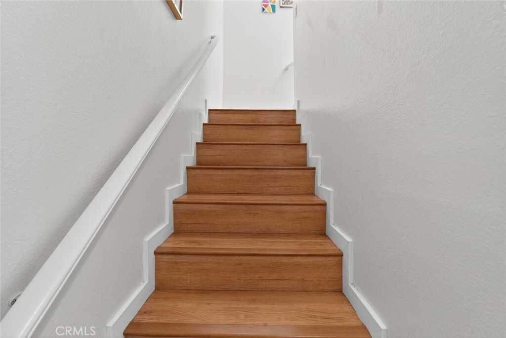 https://media.crmls.org/medias/183a8fd8-da81-47ad-92a3-aa9b425b6afd.jpg?preset=X-Large