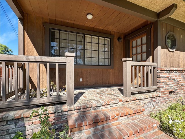 199 N Hermosa Avenue, Sierra Madre CA: https://media.crmls.org/medias/183aa855-c38f-46be-9606-45bd6ca628f1.jpg