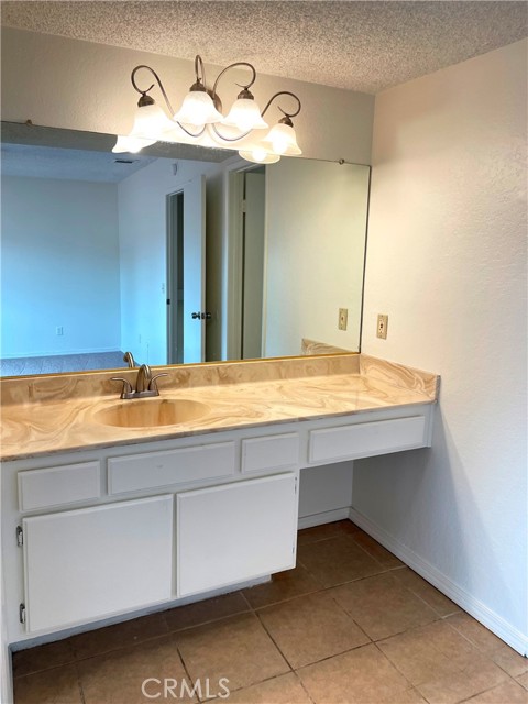 1077 Santo Antonio S Drive, Colton CA: https://media.crmls.org/medias/183b17df-c8da-4ece-8458-a25b56345a41.jpg