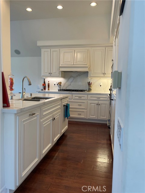 Detail Gallery Image 8 of 20 For 504 Avocado Ave, Corona Del Mar,  CA 92625 - 3 Beds | 3 Baths