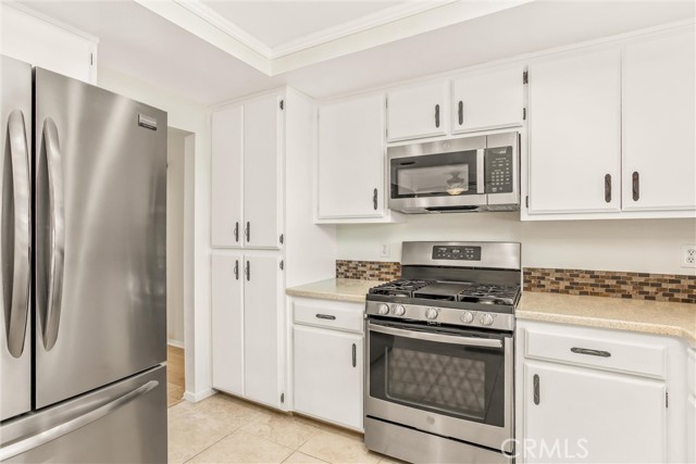 Detail Gallery Image 7 of 22 For 27981 Clifton St, Highland,  CA 92346 - 3 Beds | 2 Baths