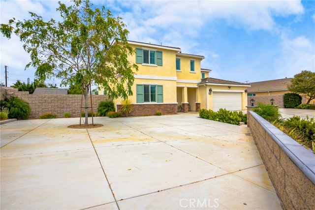 Detail Gallery Image 4 of 61 For 11703 Periwinkle Pl, Jurupa Valley,  CA 91752 - 5 Beds | 3 Baths