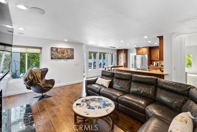 Detail Gallery Image 21 of 70 For 13916 Valleyheart Dr, Sherman Oaks,  CA 91423 - 6 Beds | 4/1 Baths