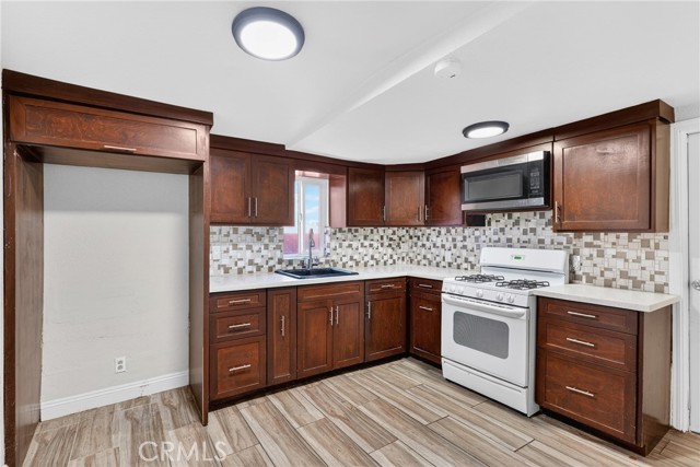 Detail Gallery Image 12 of 48 For 806 W Spruce St, Compton,  CA 90220 - 3 Beds | 1 Baths