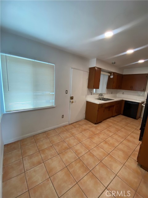 Detail Gallery Image 18 of 42 For 2114 W 154th St, Compton,  CA 90220 - 3 Beds | 2 Baths