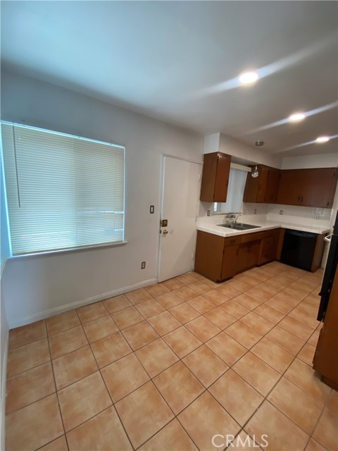 Detail Gallery Image 18 of 42 For 2114 W 154th St, Compton,  CA 90220 - 3 Beds | 2 Baths