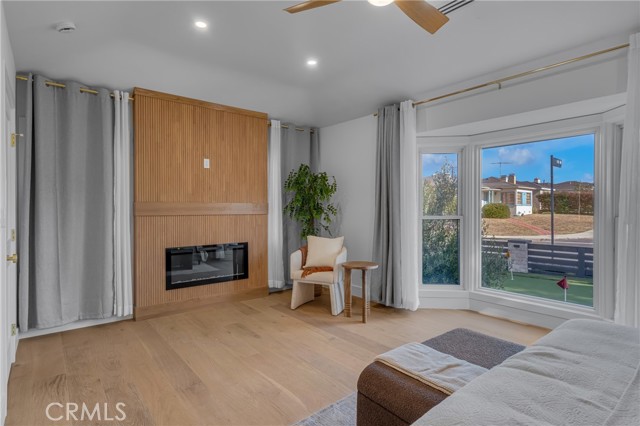 6129 W 83rd Place, Los Angeles CA: https://media.crmls.org/medias/183fe125-e506-47b5-9578-5a4c278a3e85.jpg