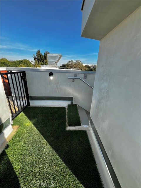 Detail Gallery Image 11 of 34 For 1223 N Hayworth Ave #7,  West Hollywood,  CA 90046 - 2 Beds | 2/1 Baths