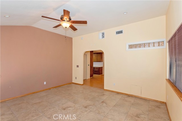 Detail Gallery Image 16 of 45 For 11043 Rome Beauty Dr, California City,  CA 93505 - 3 Beds | 2 Baths