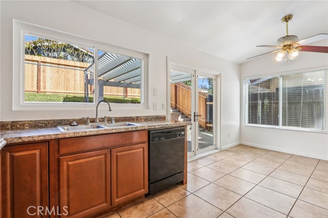 Detail Gallery Image 10 of 24 For 12059 Elk Bld, Riverside,  CA 92505 - 3 Beds | 2 Baths