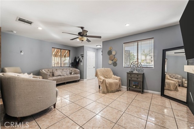 Detail Gallery Image 15 of 54 For 13250 Mercer St, Pacoima,  CA 91331 - 3 Beds | 2 Baths