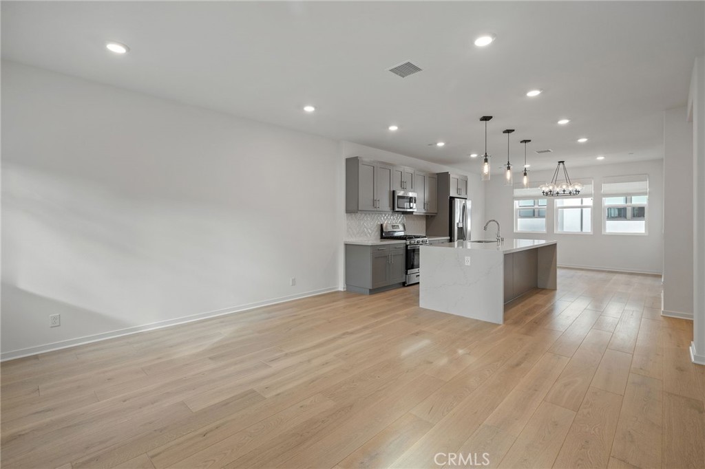 MLS #OC25238105 image #12