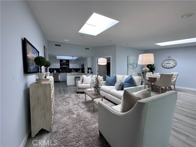 13361 El Dorado, Seal Beach CA: https://media.crmls.org/medias/184286e4-e04d-41f6-9489-3a0896f8e686.jpg