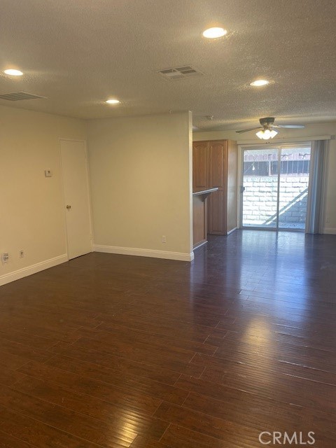 Detail Gallery Image 9 of 22 For 17105 Roscoe #09,  Northridge,  CA 91325 - 2 Beds | 1/1 Baths