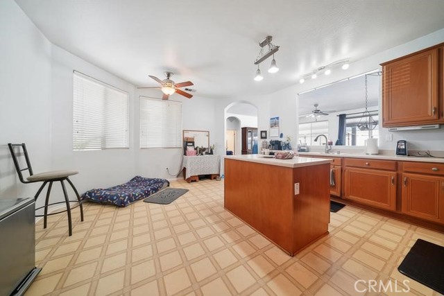 25266 Shady Creek Circle, Menifee CA: https://media.crmls.org/medias/18436b15-b0b1-437a-9add-fcf0908e187d.jpg