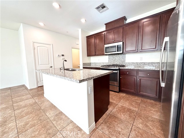 Detail Gallery Image 10 of 46 For 40347 Calle Real, Murrieta,  CA 92563 - 3 Beds | 2/1 Baths