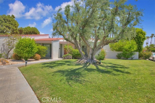 Detail Gallery Image 4 of 42 For 2510 N Whitewater Club Dr #C,  Palm Springs,  CA 92262 - 2 Beds | 2 Baths