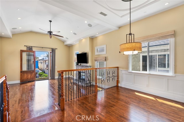1533 Goodman Avenue, Redondo Beach CA: https://media.crmls.org/medias/18442007-e122-4c6a-8fd8-131fa1565d4f.jpg