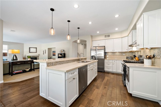 Detail Gallery Image 15 of 61 For 31484 Britton Circle, Temecula,  CA 92591 - 6 Beds | 4 Baths