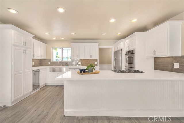 Detail Gallery Image 13 of 43 For 2149 W Cris Ave, Anaheim,  CA 92804 - 4 Beds | 2 Baths