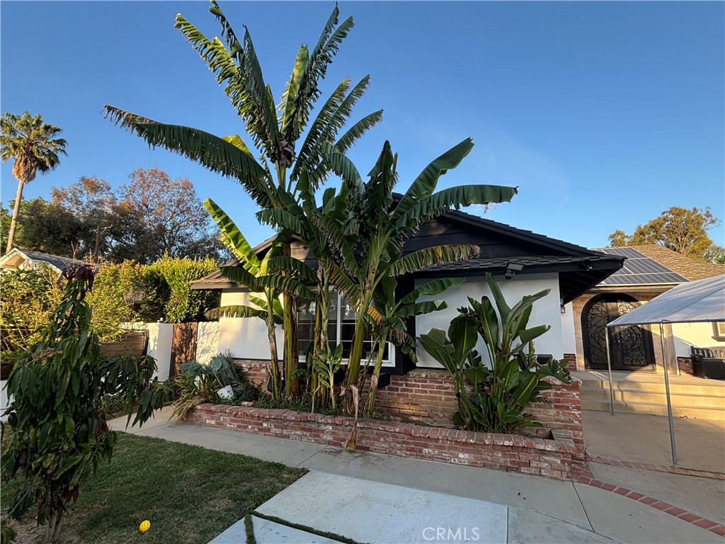 5658 Cahill Avenue