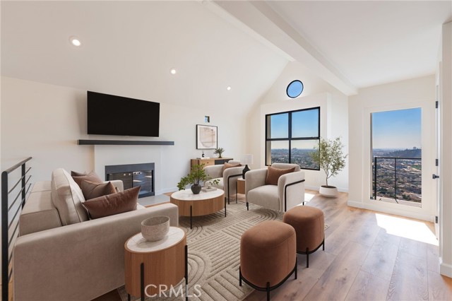 Detail Gallery Image 3 of 31 For 1426 Killarney Ave, Los Angeles,  CA 90065 - 3 Beds | 3/1 Baths