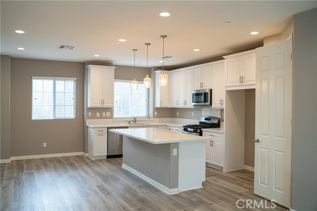 Detail Gallery Image 3 of 27 For 16084 Alpine Meadows Ave, Chino,  CA 91708 - 3 Beds | 3/1 Baths
