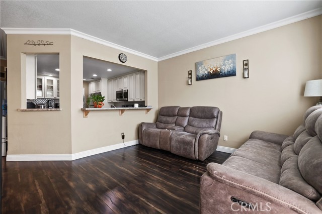 Detail Gallery Image 9 of 22 For 2225 Indigo Hills Dr #3,  Corona,  CA 92879 - 3 Beds | 2/1 Baths