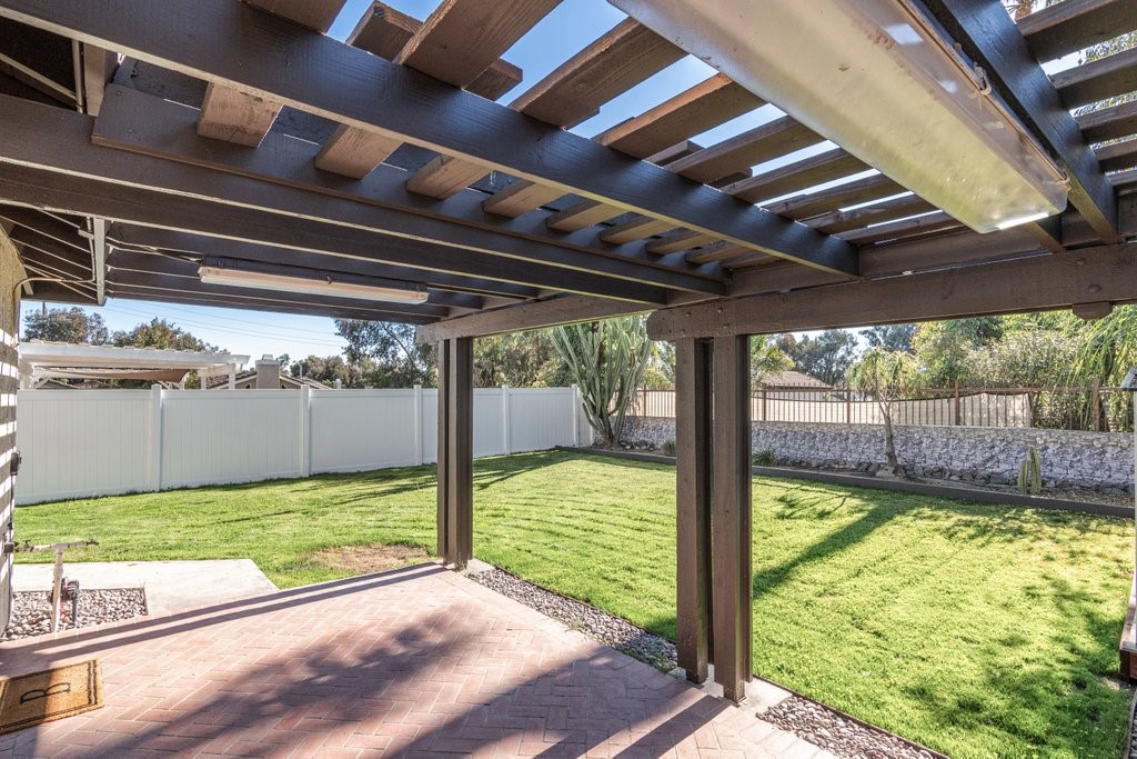 Detail Gallery Image 11 of 48 For 30605 Hollyberry Ln, Temecula,  CA 92591 - 4 Beds | 2 Baths