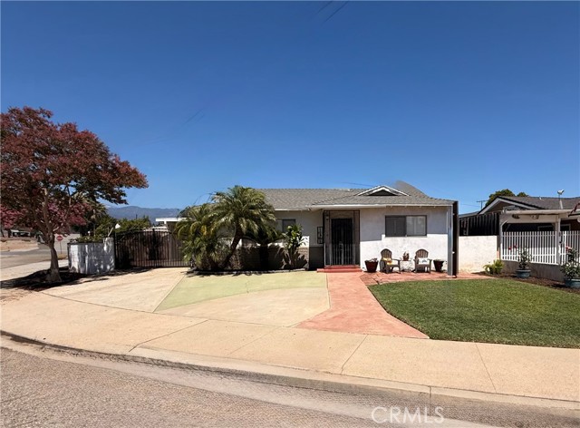 1301 3rd Street, La Verne CA: https://media.crmls.org/medias/1848c7fd-8216-46a6-85aa-174cd5bed959.jpg