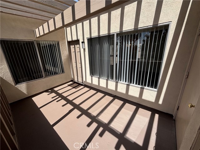 Detail Gallery Image 3 of 37 For 1350 Cabrillo Park Dr #F,  Santa Ana,  CA 92701 - 1 Beds | 1 Baths