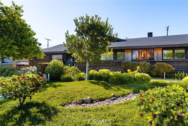 1006 W Pioneer Drive, Anaheim CA: https://media.crmls.org/medias/184929d0-286f-4a41-a6fe-15fac76a84b3.jpg