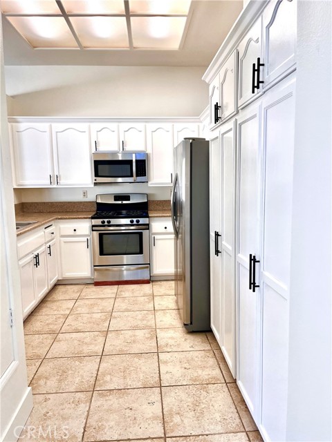 Detail Gallery Image 7 of 33 For 21395 via Del Lobo, Yorba Linda,  CA 92887 - 3 Beds | 2 Baths