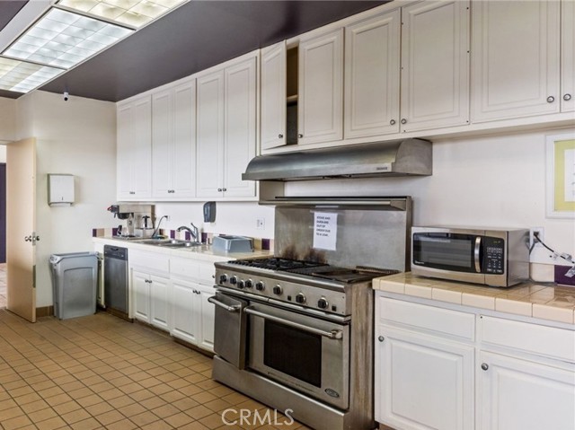 9080 Bloomfield Avenue, Cypress CA: https://media.crmls.org/medias/184a03a6-8a2c-4388-8beb-bf1e181bb6ec.jpg