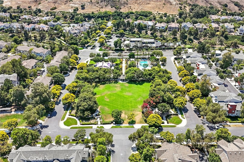 https://media.crmls.org/medias/184a8a5e-2e1b-46cd-9242-6a79386d319d.jpg?preset=X-Large