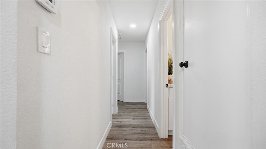 https://media.crmls.org/medias/184cd02c-7d4b-489f-8426-9410bcdc1368.jpg?preset=X-Large