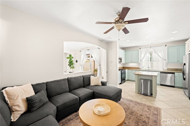 27620 Desert Gold Court, Murrieta CA: https://media.crmls.org/medias/184e490c-6d8c-4d96-ab4c-a72f53407f44.jpg