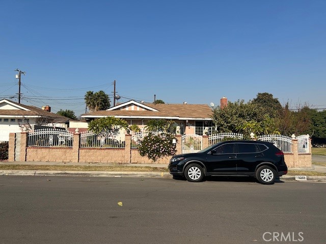 Detail Gallery Image 1 of 5 For 3233 E Hollingworth St, West Covina,  CA 91792 - 3 Beds | 2 Baths